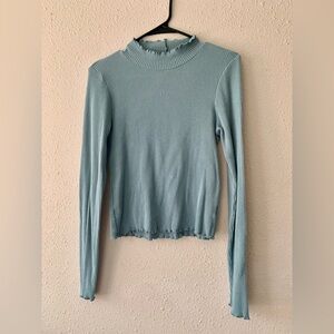 American Eagle lettuce hem top